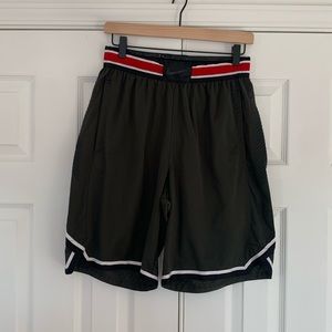 Nike aeroswift basketball shorts M